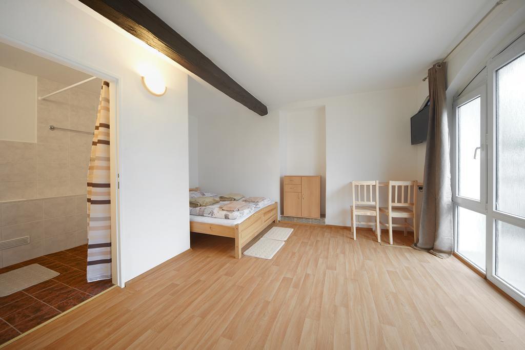 Usedlost Kotlarka Hotel Praag Buitenkant foto